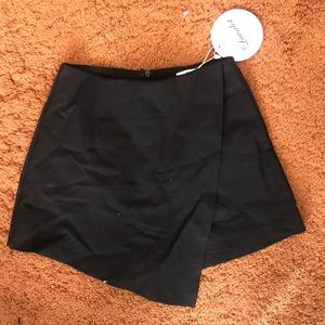 Asymmetrical skort size 6 AU
